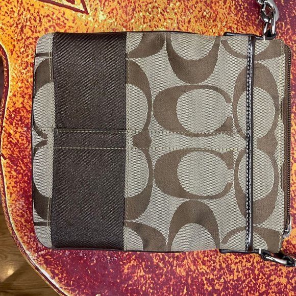 Coach Crossbody Bag - Picture 4 of 6